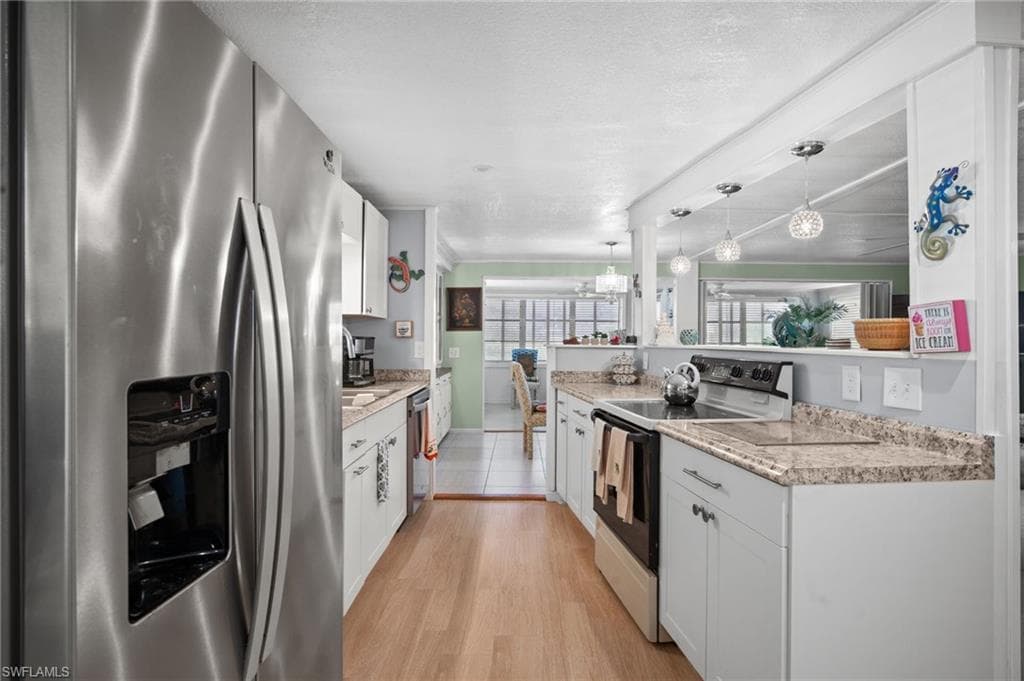 10 Cannes Dr, Naples, FL 34112-14