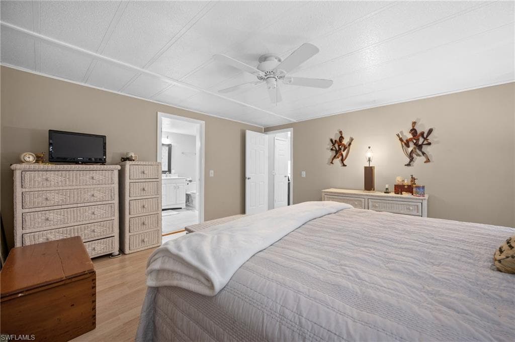 10 Cannes Dr, Naples, FL 34112-27