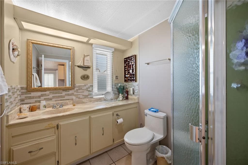 10 Cannes Dr, Naples, FL 34112-32