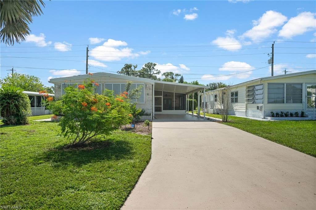 10 Cannes Dr, Naples, FL 34112-3