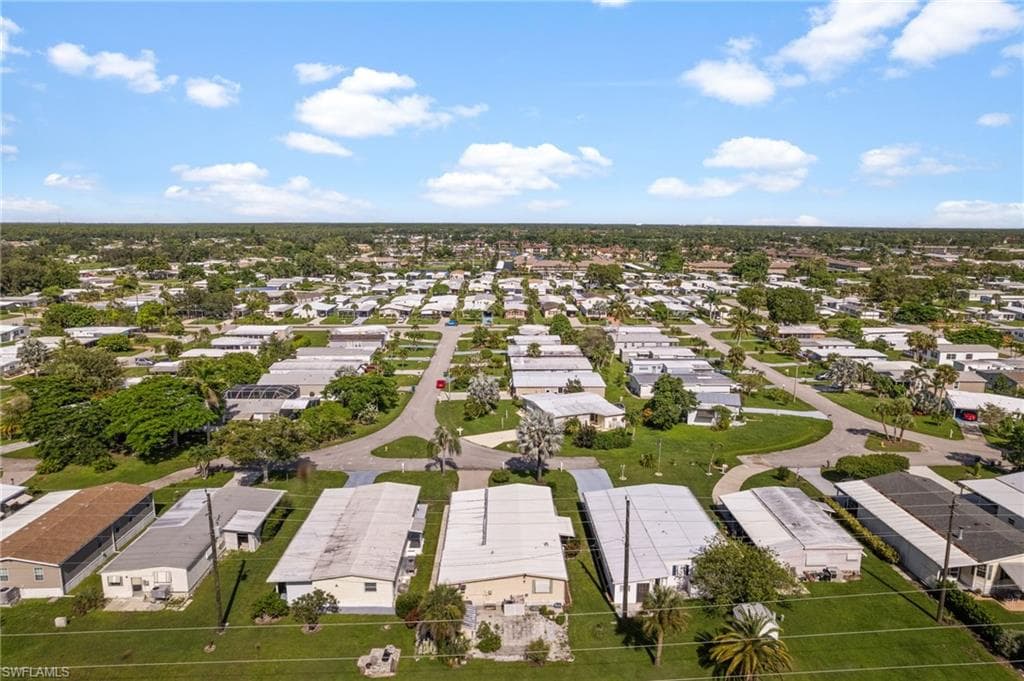 10 Cannes Dr, Naples, FL 34112-42