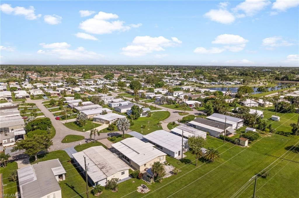 10 Cannes Dr, Naples, FL 34112-43