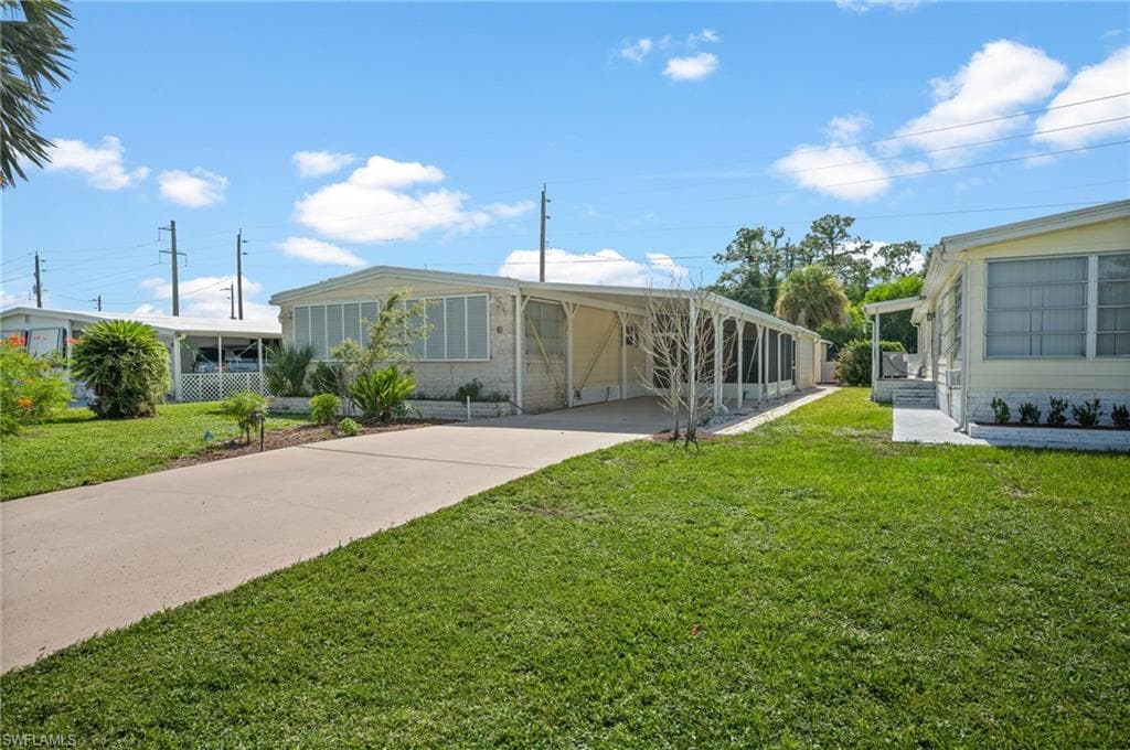 10 Cannes Dr, Naples, FL 34112-4