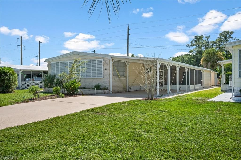 10 Cannes Dr, Naples, FL 34112-4