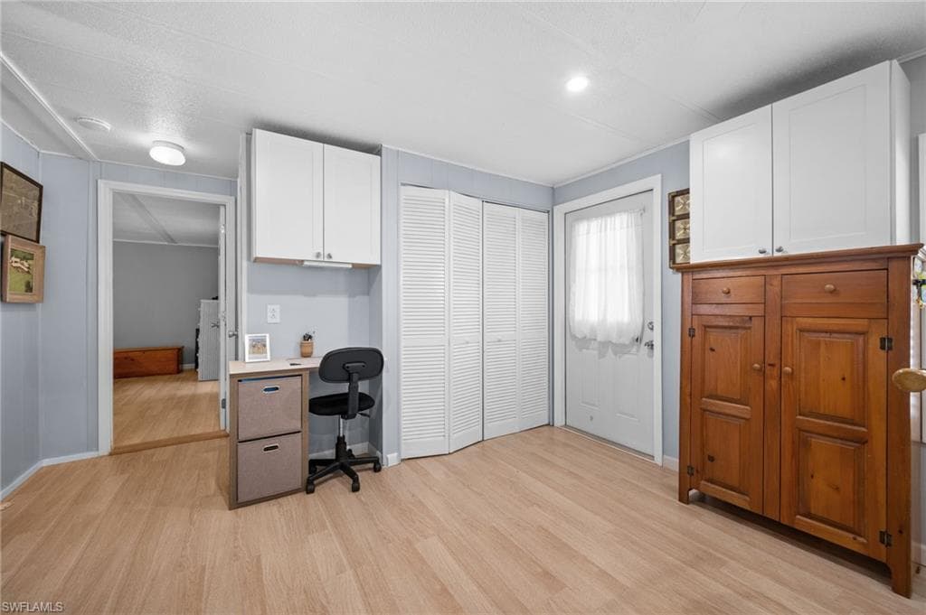10 Cannes Dr, Naples, FL 34112-7