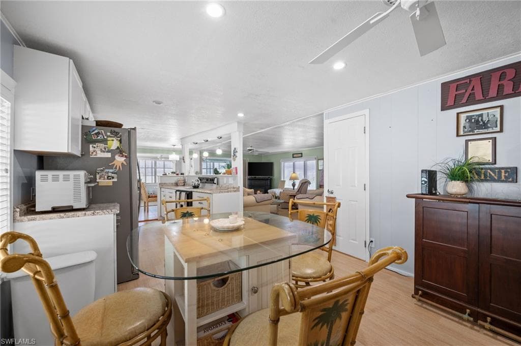 10 Cannes Dr, Naples, FL 34112-8