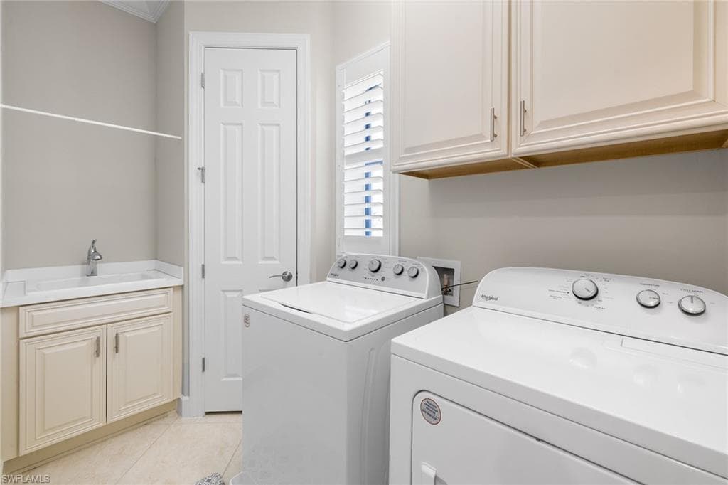 12046 Covent Garden Ct 903, Naples, FL 34120-40