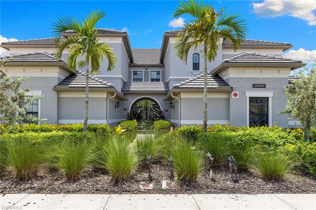 12046 Covent Garden Ct 903, Naples, FL 34120-6