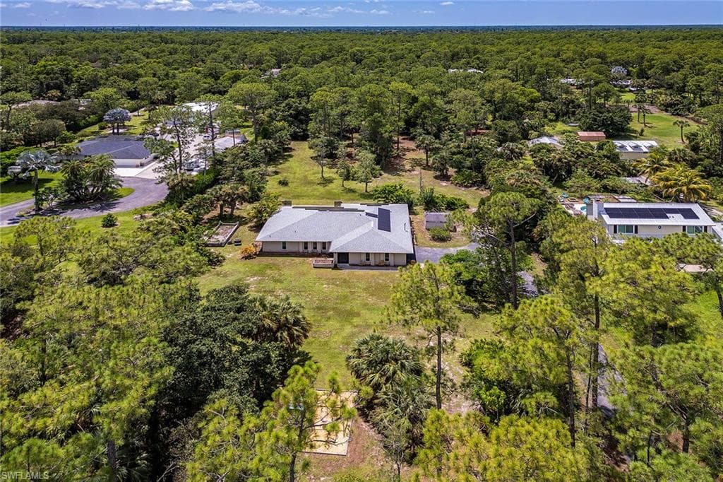 5090 Boxwood Way, Naples, FL 34116-15