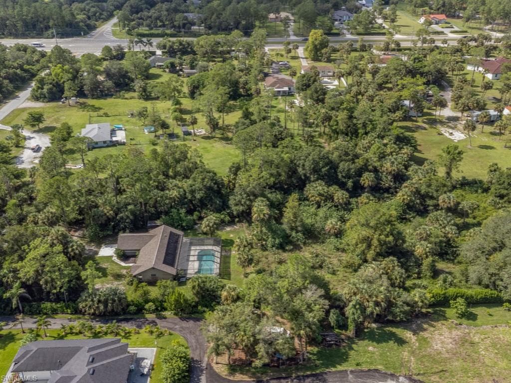 121 16th St NE, Naples, FL 34120-9