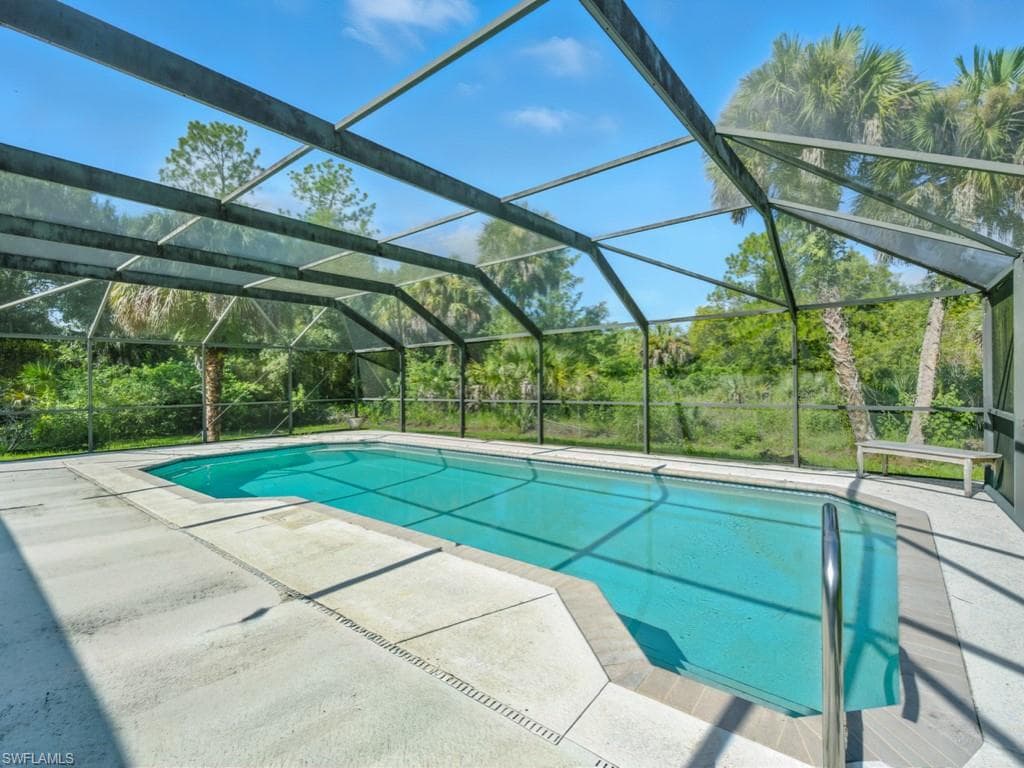 121 16th St NE, Naples, FL 34120-12