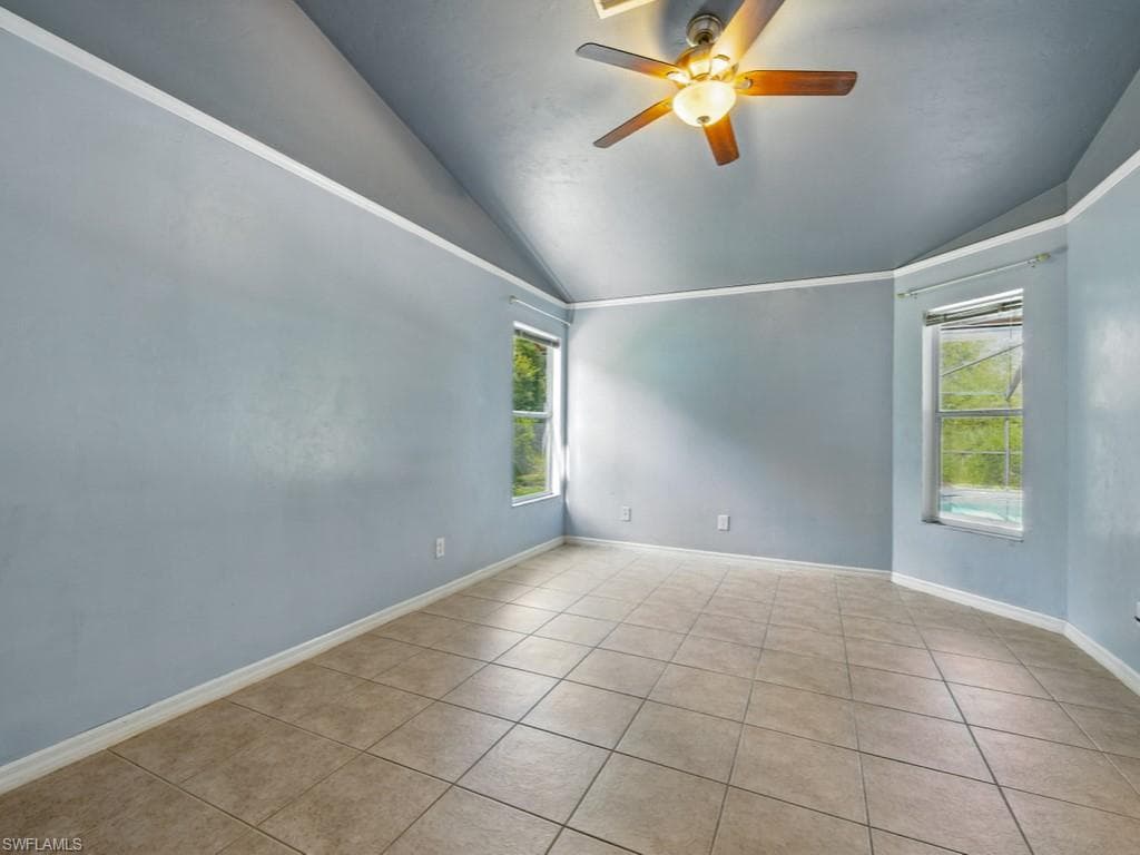 121 16th St NE, Naples, FL 34120-22