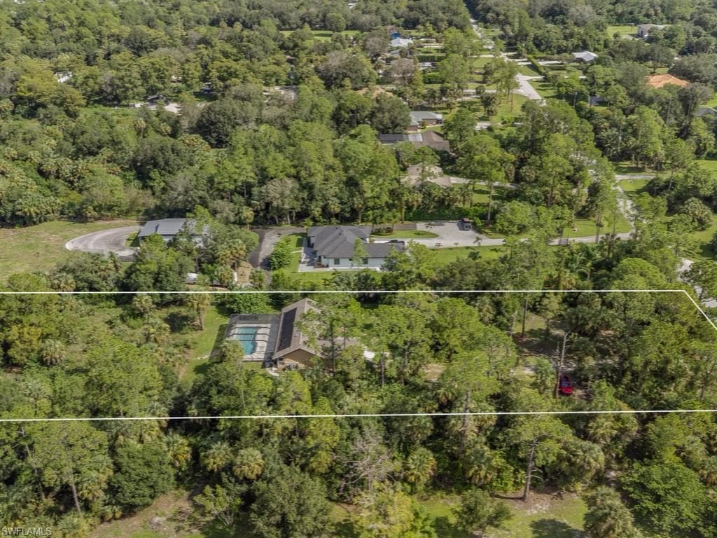 121 16th St NE, Naples, FL 34120-3