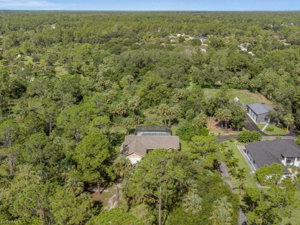 121 16th St NE, Naples, FL 34120-4