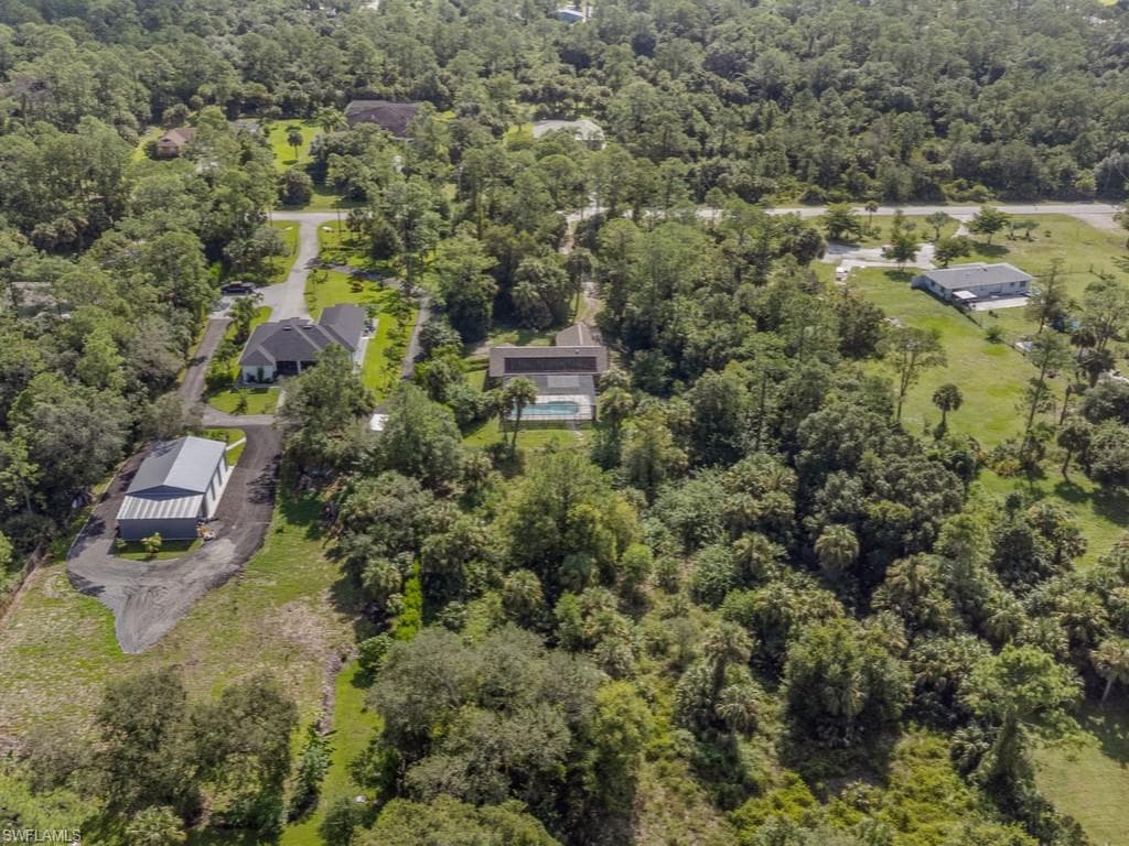 121 16th St NE, Naples, FL 34120-7