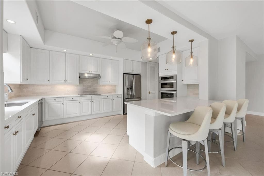 583 Avellino Isles Cir 102, Naples, FL 34119-9