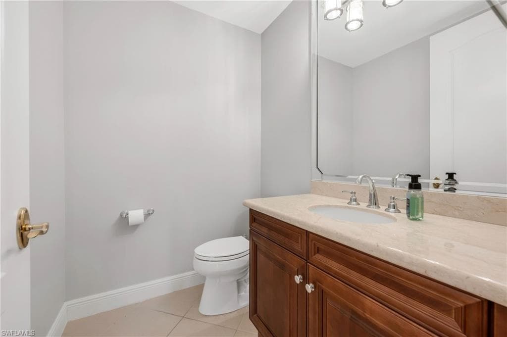 583 Avellino Isles Cir 102, Naples, FL 34119-22