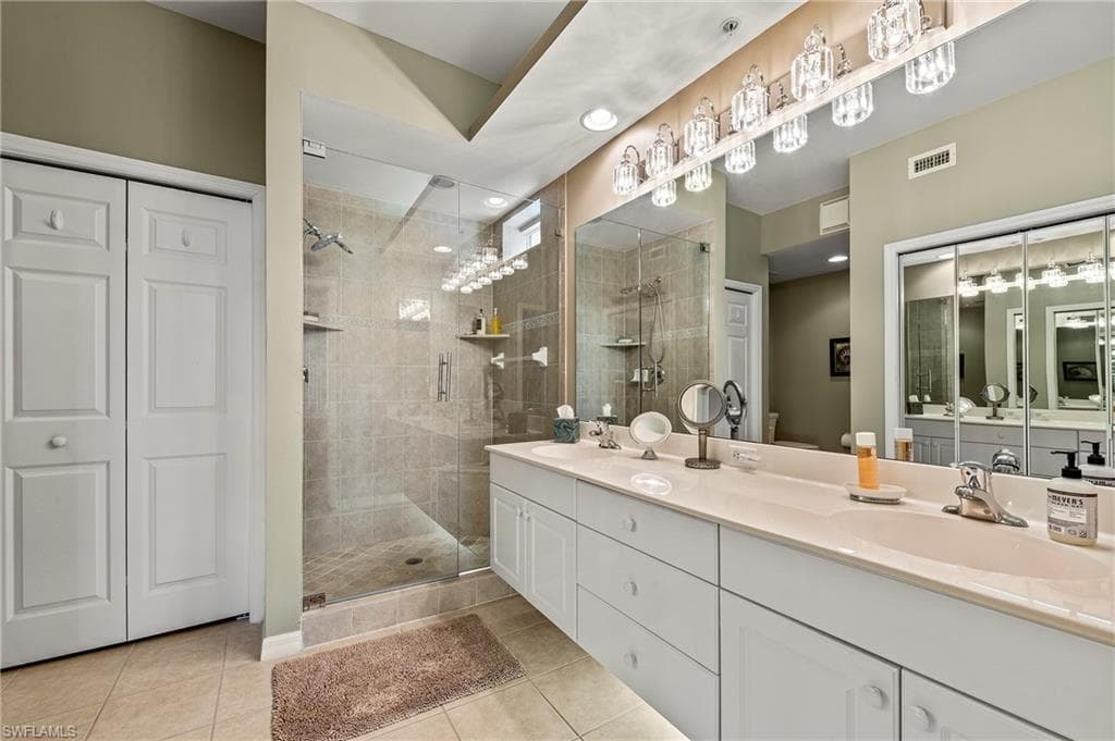 2381 Hidden Lake Ct 01, Naples, FL 34112-17