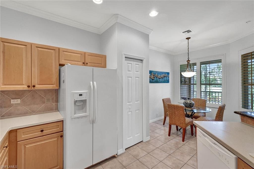 8275 Danbury Blvd 203, Naples, FL 34120-11