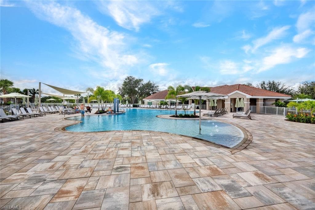 8275 Danbury Blvd 203, Naples, FL 34120-32