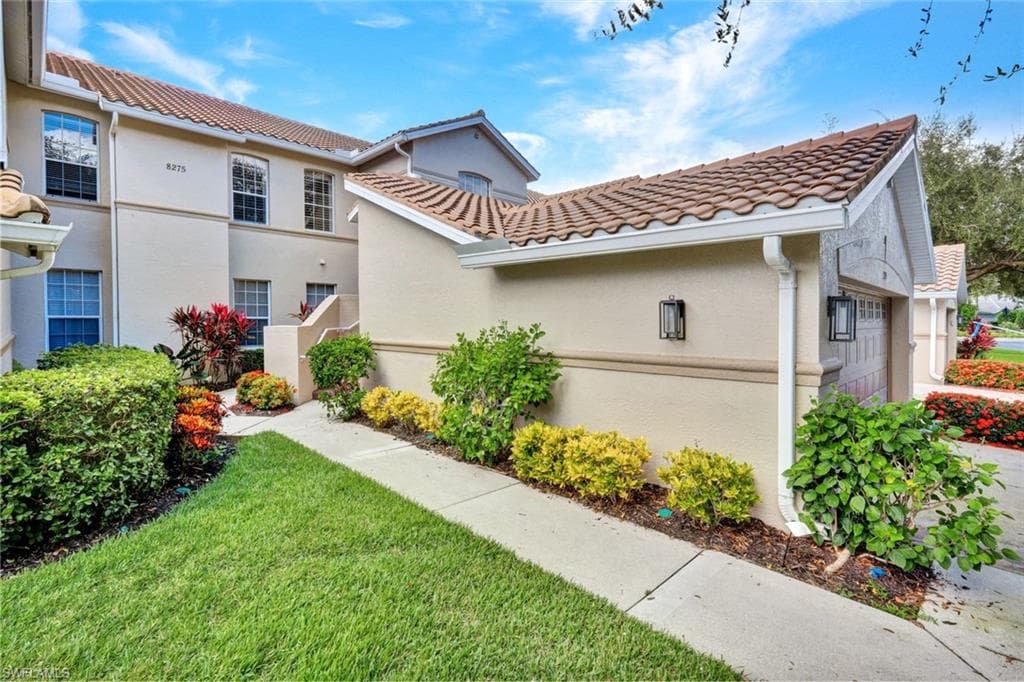 8275 Danbury Blvd 203, Naples, FL 34120-3