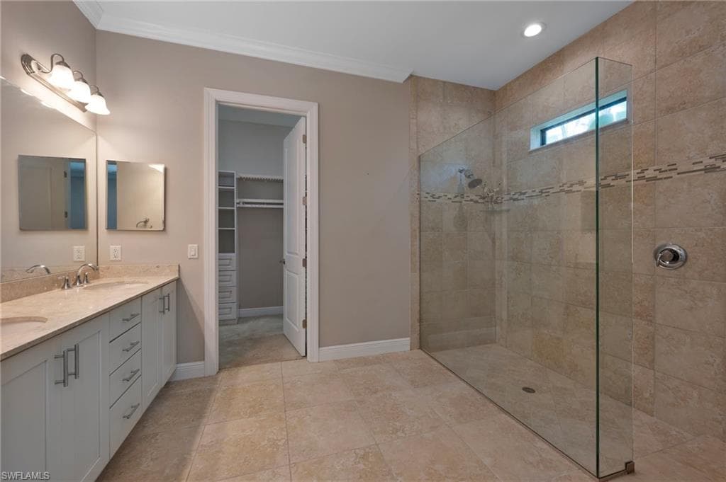4072 Raffia Dr, Naples, FL 34119-9