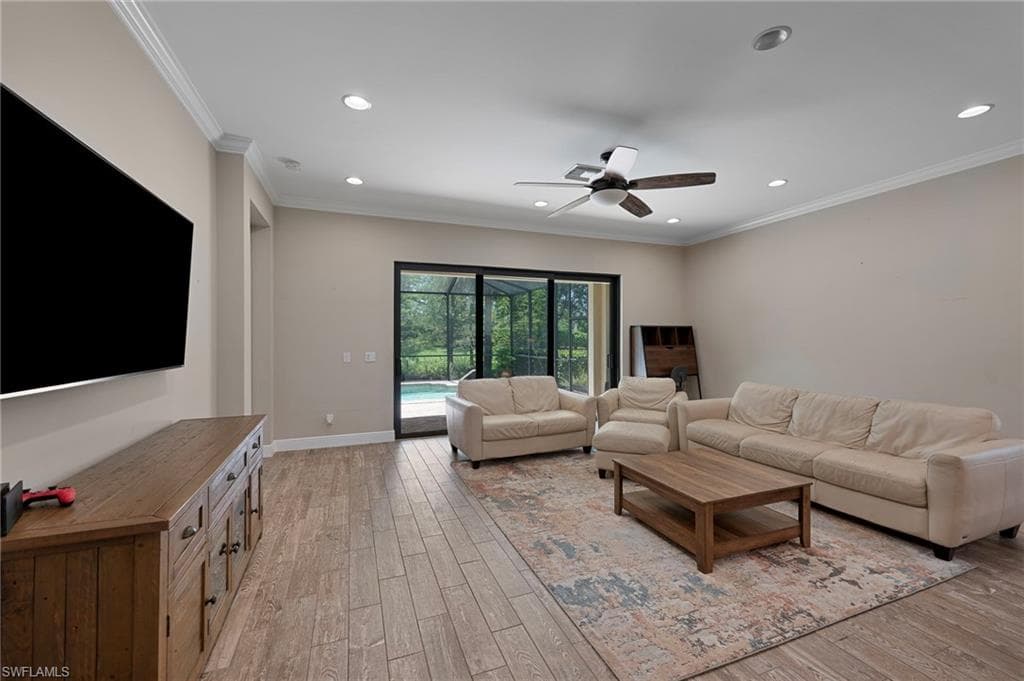 4072 Raffia Dr, Naples, FL 34119-3