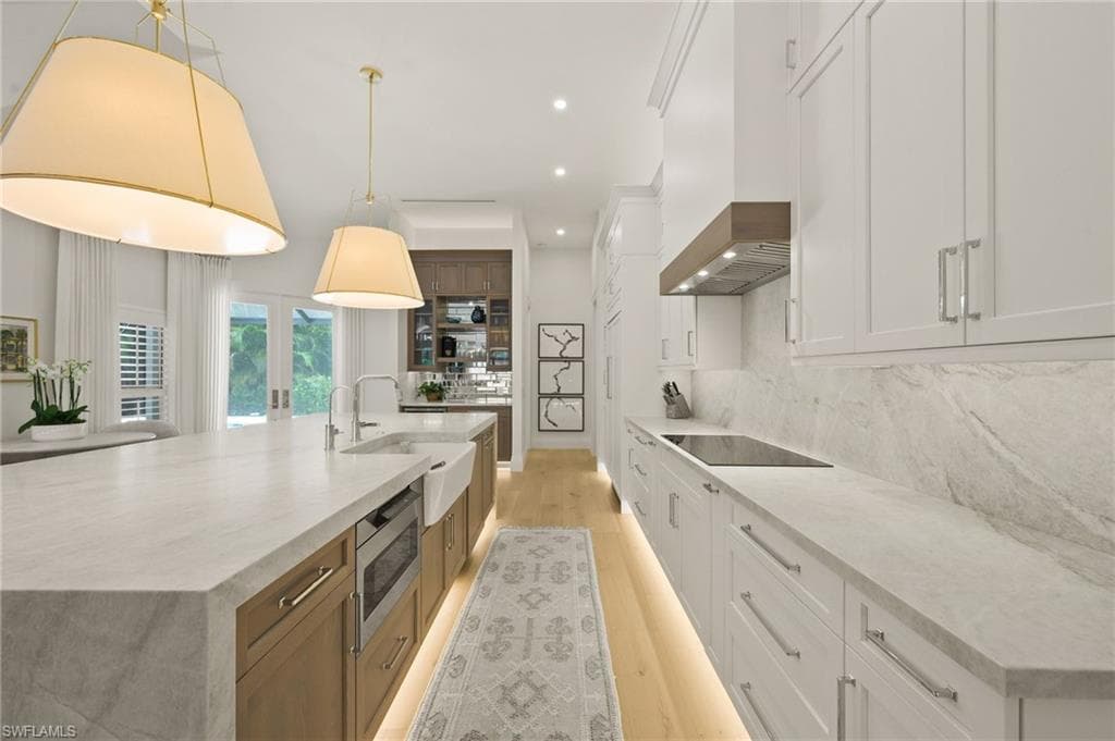 6689 Mill Run Cir, Naples, FL 34109-12
