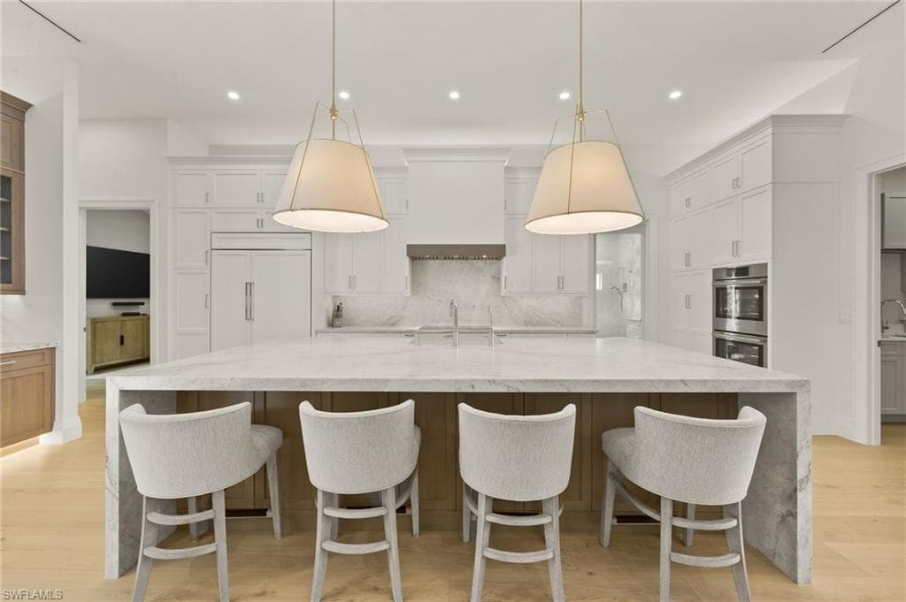 6689 Mill Run Cir, Naples, FL 34109-13