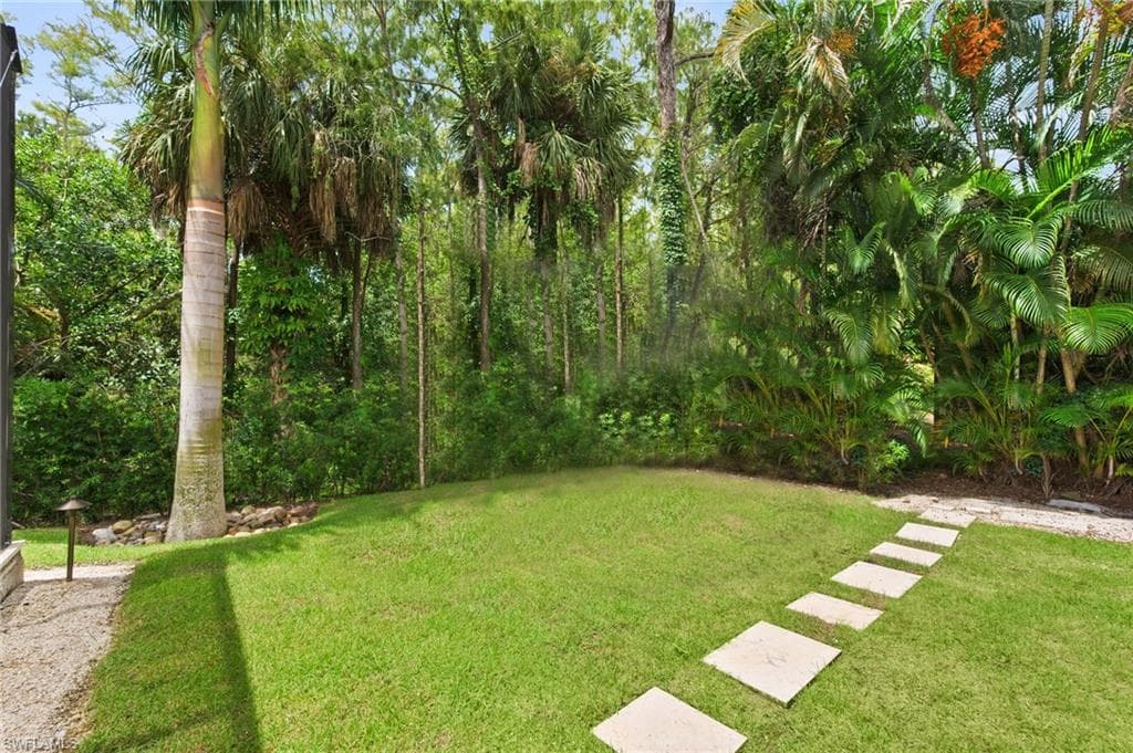 6689 Mill Run Cir, Naples, FL 34109-29