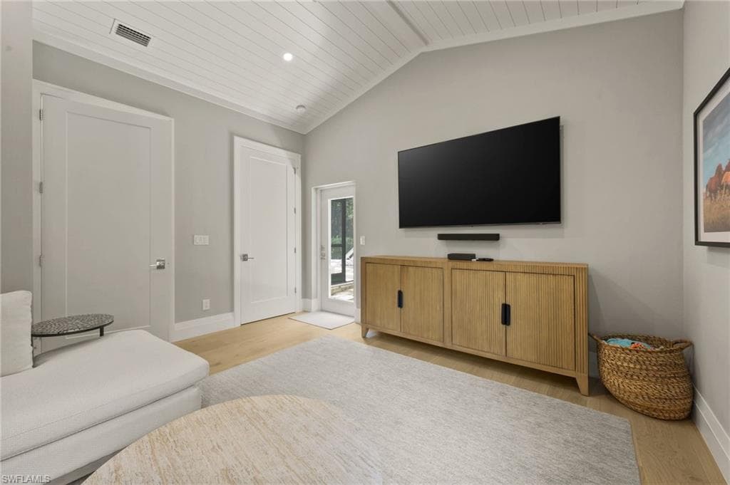 6689 Mill Run Cir, Naples, FL 34109-34