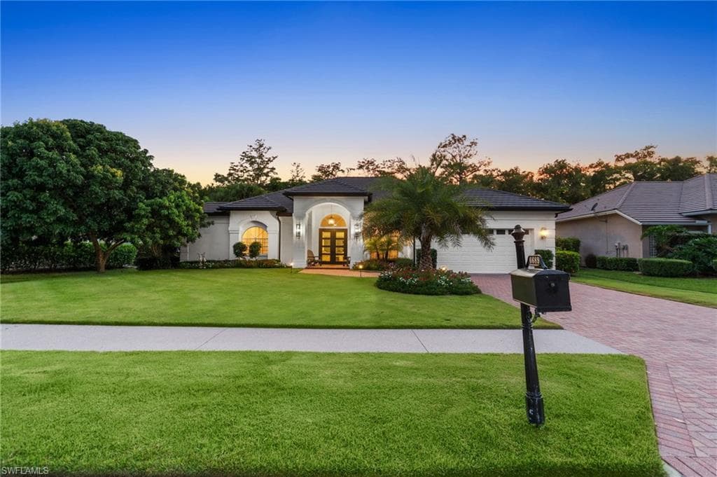 6689 Mill Run Cir, Naples, FL 34109-38