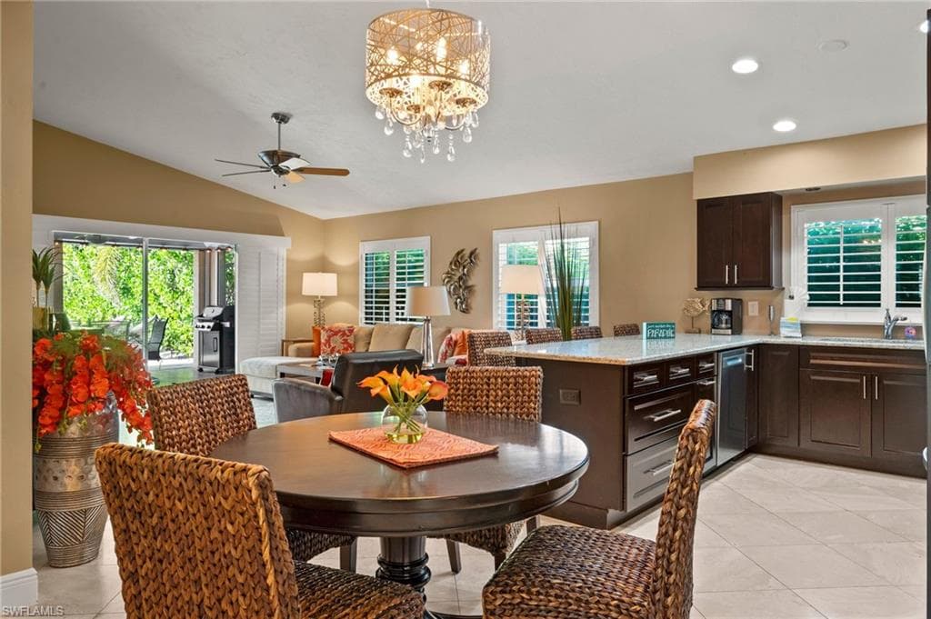 567 99th Ave N, Naples, FL 34108-10