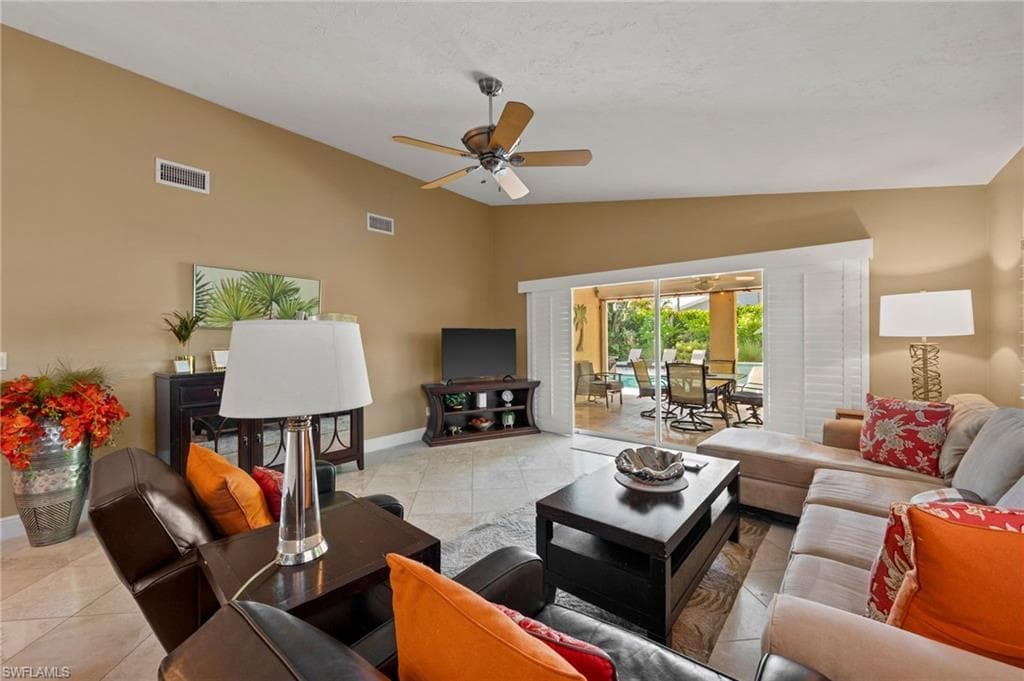 567 99th Ave N, Naples, FL 34108-11