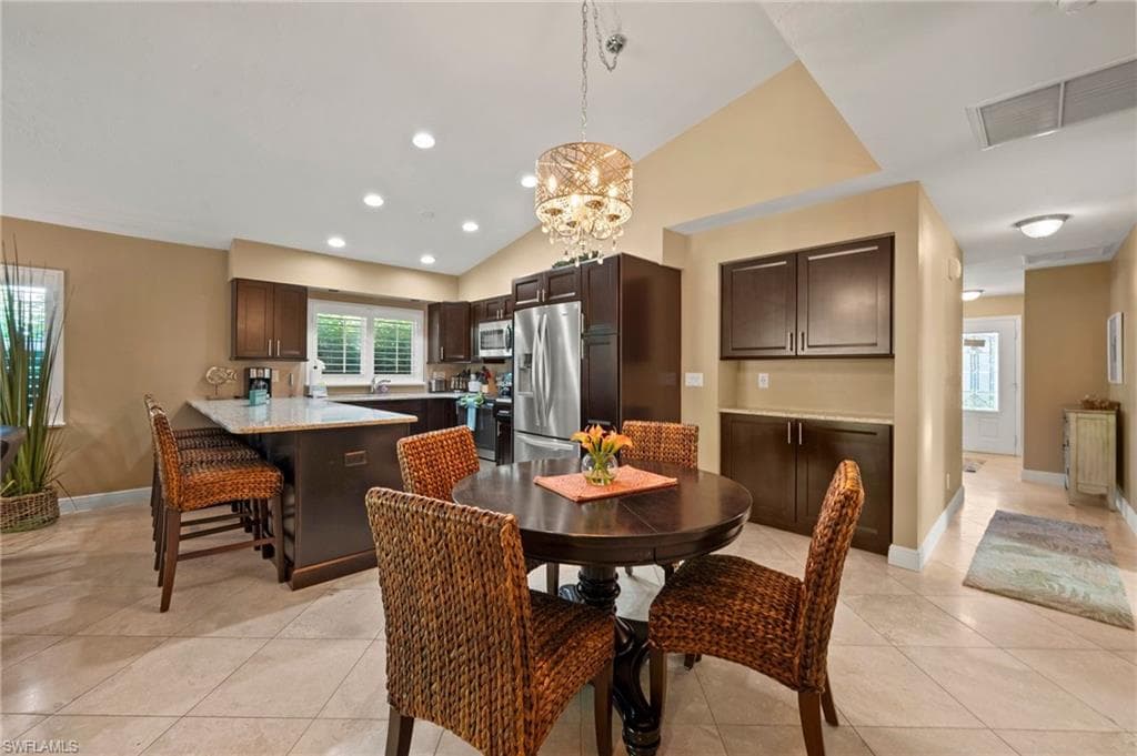 567 99th Ave N, Naples, FL 34108-12