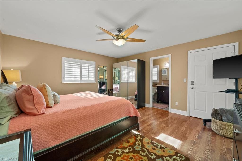 567 99th Ave N, Naples, FL 34108-24