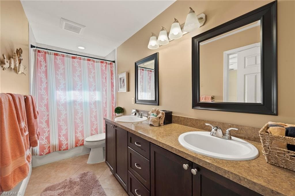 567 99th Ave N, Naples, FL 34108-28
