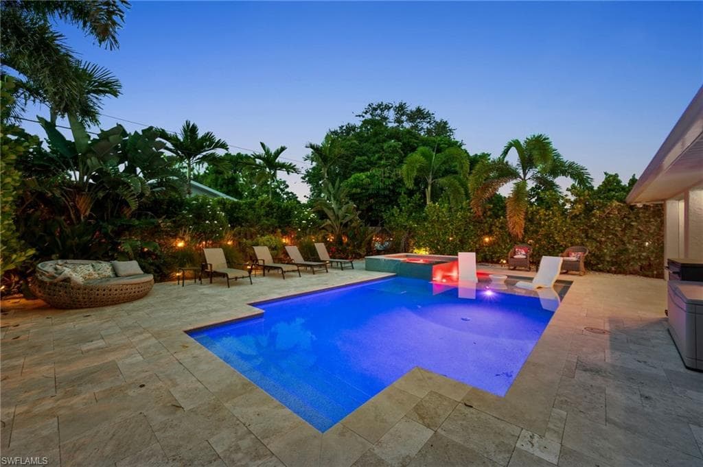 567 99th Ave N, Naples, FL 34108-30