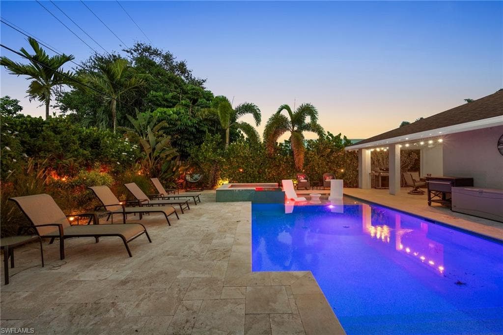 567 99th Ave N, Naples, FL 34108-31