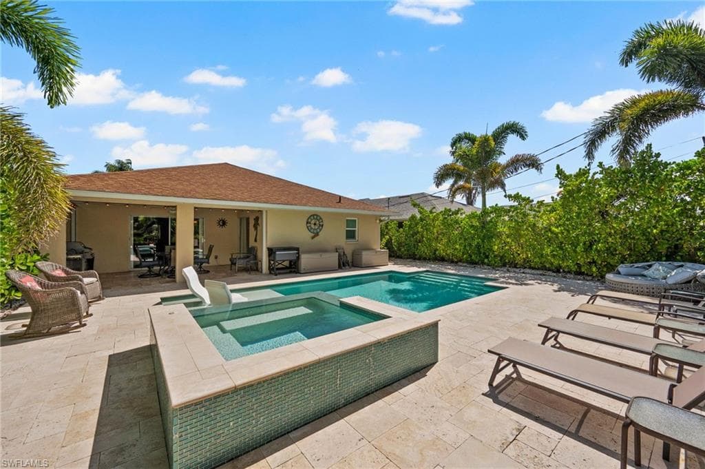 567 99th Ave N, Naples, FL 34108-34