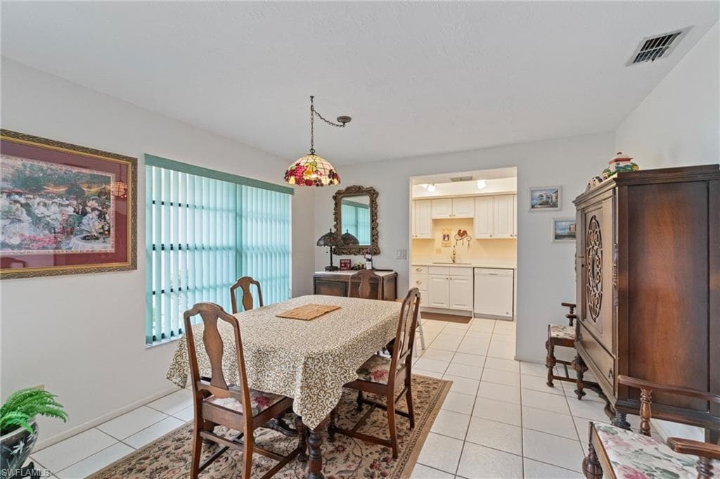 3913 11th Ave 206, Cape Coral, FL 33904-5