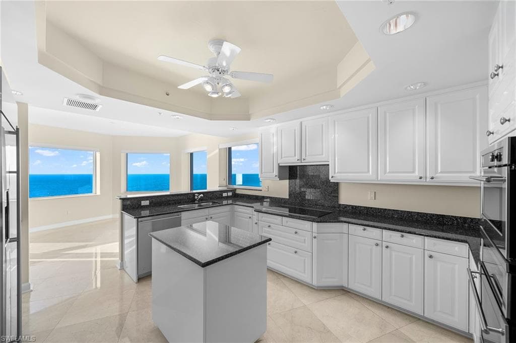 8665 Bay Colony Dr 1404, Naples, FL 34108-9