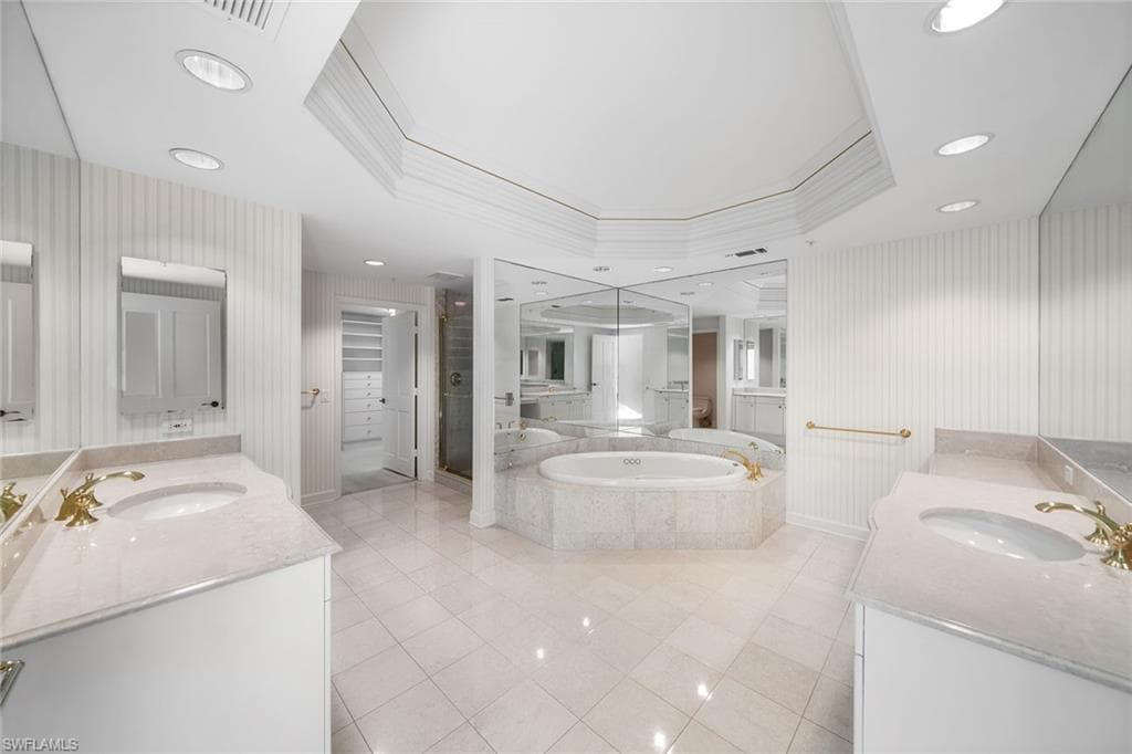 8665 Bay Colony Dr 1404, Naples, FL 34108-15