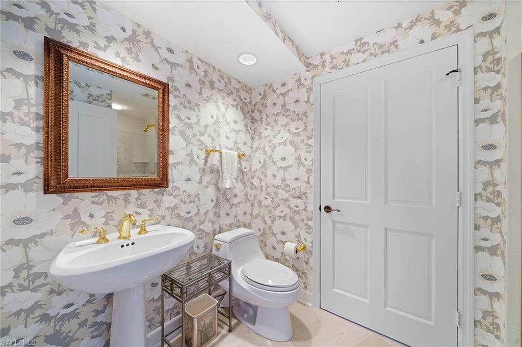 8665 Bay Colony Dr 1404, Naples, FL 34108-19