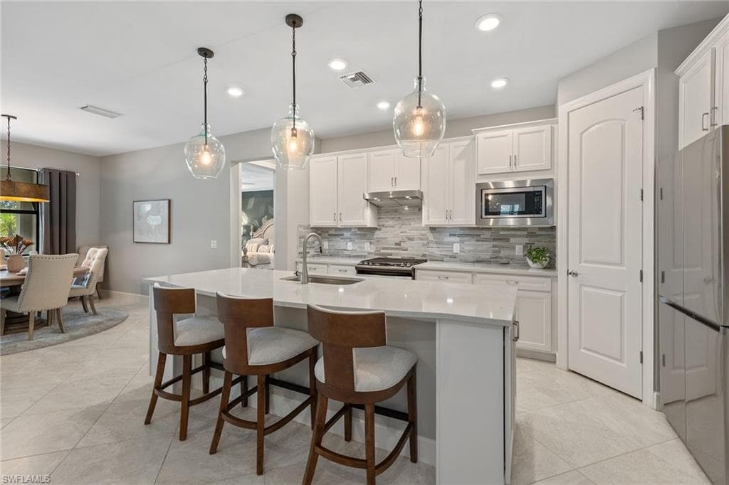 2768 Amaranda Ct, Naples, FL 34114-8