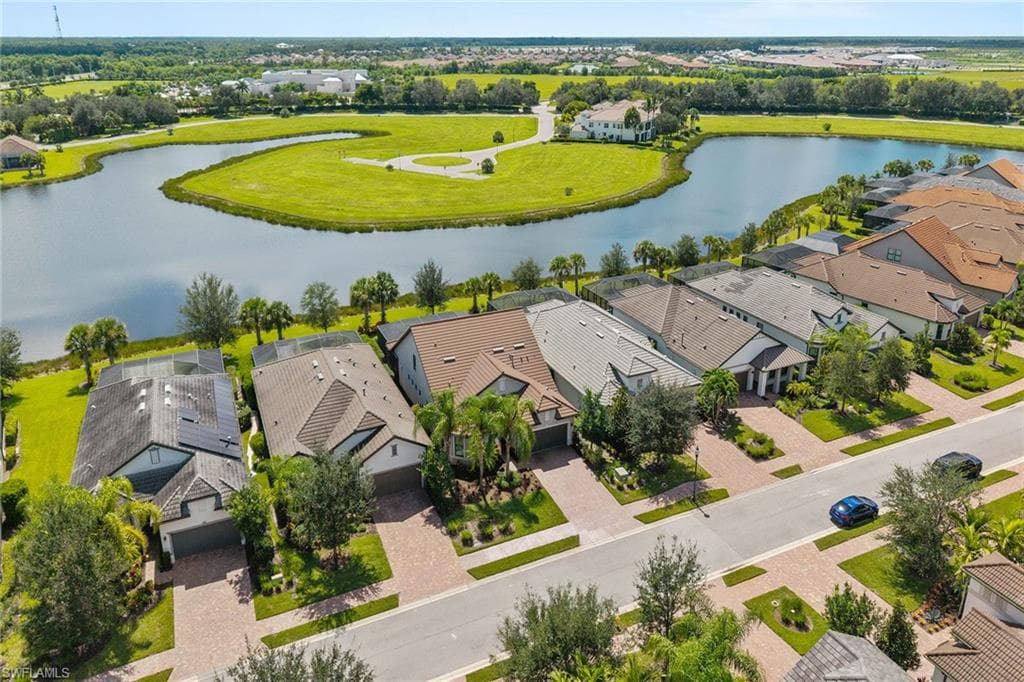 2768 Amaranda Ct, Naples, FL 34114-32