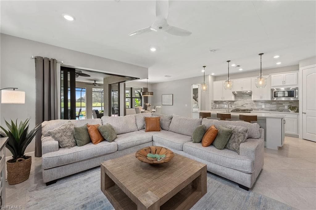 2768 Amaranda Ct, Naples, FL 34114-4