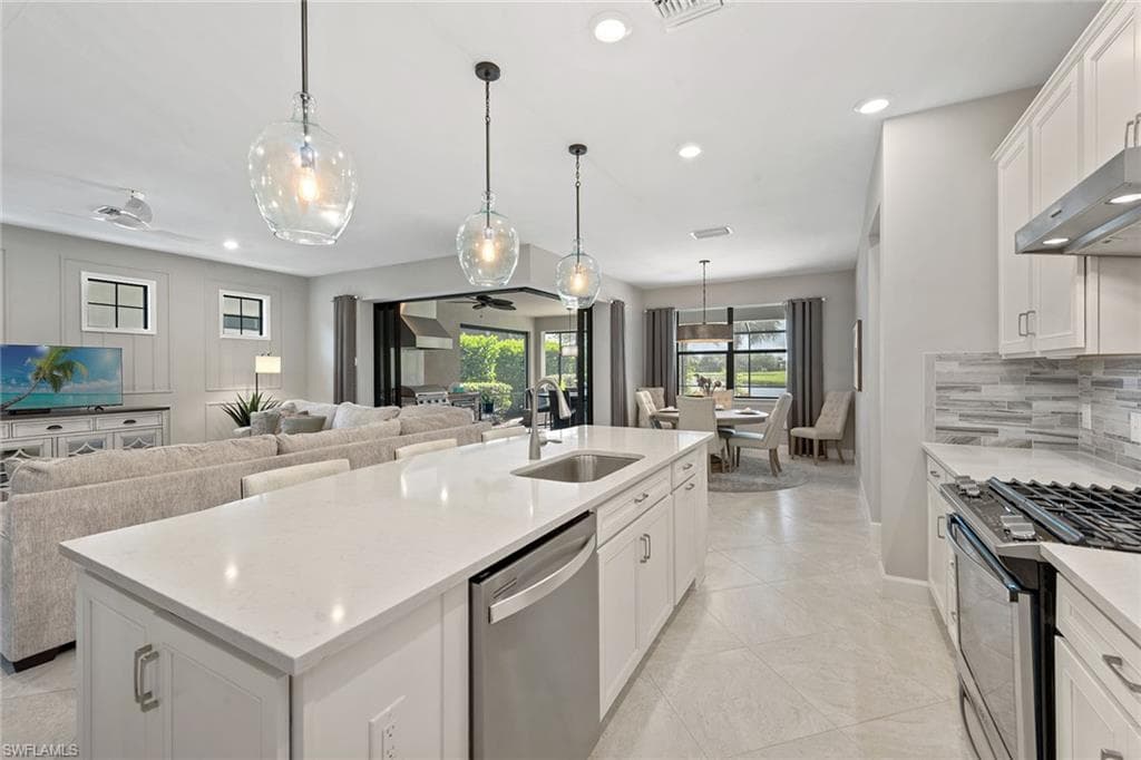 2768 Amaranda Ct, Naples, FL 34114-7