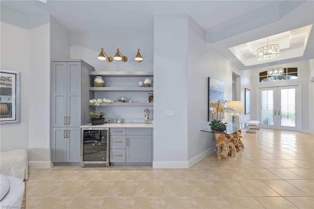 5999 Hammock Isles Cir, Naples, FL 34119-10