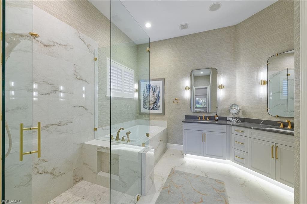 5999 Hammock Isles Cir, Naples, FL 34119-14